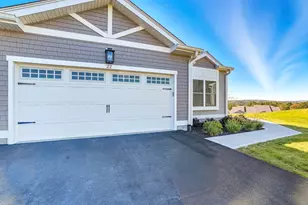 22 Horizon Dr, Millbury, MA 01527 - Photo 2