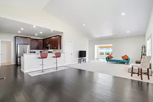 22 Horizon Dr, Millbury, MA 01527 - Photo 4