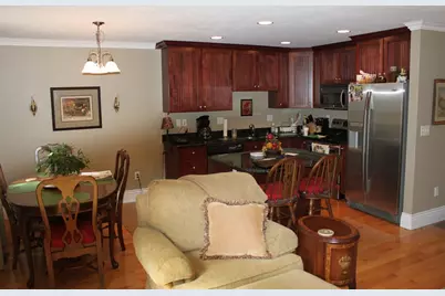 136 Pinewood Dr #8-A, Gardner, MA 01440 - Photo 2