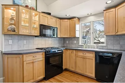 1 Beacon St, Newburyport, MA 01950 - Photo 16