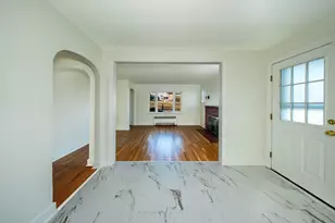 804 County St, Somerset, MA 02726 - Photo 4