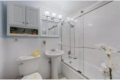 8 Juniper St #22, Brookline, MA 02445 - Photo 6
