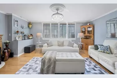 8 Juniper St #22, Brookline, MA 02445 - Photo 2