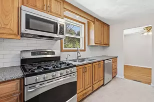 43 Little John Dr, Billerica, MA 01821 - Photo 4