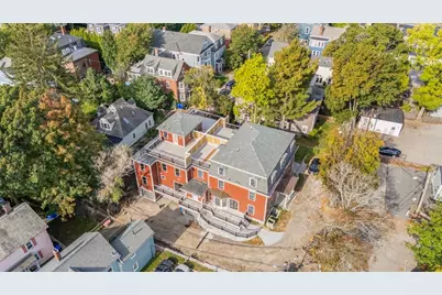 11 Goodwin Place #Unit 11-1, Brookline, MA 02445 - Photo 2