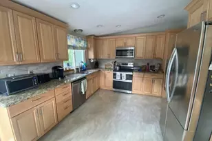 7 Cleveland Rd, Peabody, MA 01960 - Photo 2