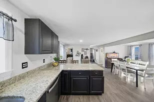 46 Pelham St, Methuen, MA 01844 - Photo 6