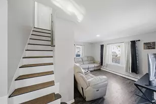 46 Pelham St, Methuen, MA 01844 - Photo 14