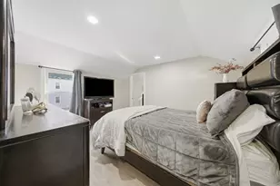 46 Pelham St, Methuen, MA 01844 - Photo 16