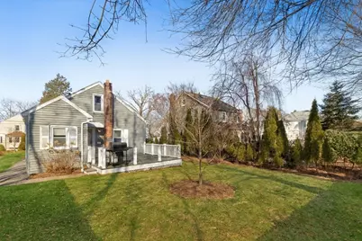 9 Wildwood Rd, Medford, MA 02155 - Photo 4