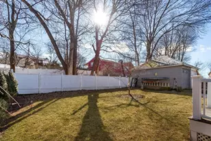 9 Wildwood Rd, Medford, MA 02155 - Photo 6