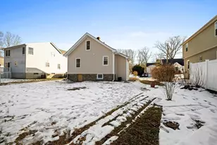 39 Johnson St, Millbury, MA 01527 - Photo 14