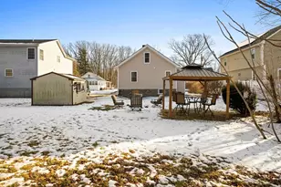 39 Johnson St, Millbury, MA 01527 - Photo 8