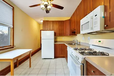 11 Warwick St #3, Lowell, MA 01851 - Photo 4