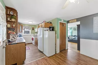 60 Hawthorn Street, Chicopee, MA 01020 - Photo 16