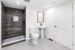 232 Lake Dr, Hamilton, MA 01982 - Photo 10