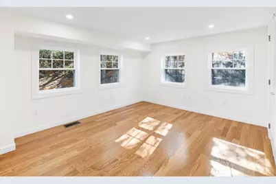 232 Lake Dr, Hamilton, MA 01982 - Photo 8