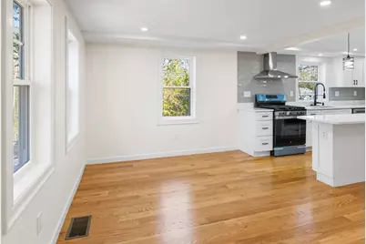 232 Lake Dr, Hamilton, MA 01982 - Photo 4