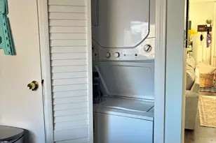 50 Williamsburg Dr, Springfield, MA 01108 - Photo 12