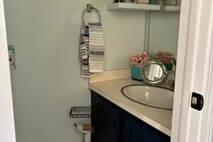 50 Williamsburg Dr, Springfield, MA 01108 - Photo 16