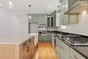 2 Clover Glen Cir, Shrewsbury, MA 01545 - Photo 4