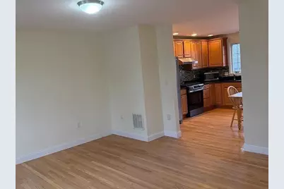 30 Russell St #5, Waltham, MA 02453 - Photo 6