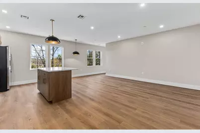 22 Everett St #424, Westwood, MA 02090 - Photo 2