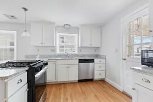 1800 River St, Boston, MA 02136 - Photo 2