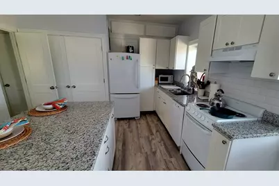 5 70th Street #lower, Newburyport, MA 01950 - Photo 2