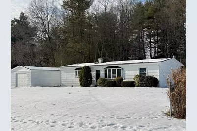 37 Sun Valley Rd, Holyoke, MA 01040 - Photo 1