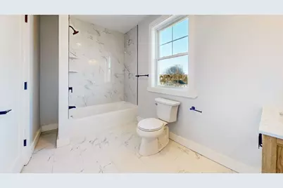 24 Alfred St, Everett, MA 02149 - Photo 32