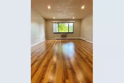 9 Hallmark Gardens #6, Burlington, MA 01803 - Photo 4