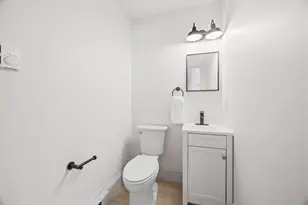 9 Swan St, Beverly, MA 01915 - Photo 14