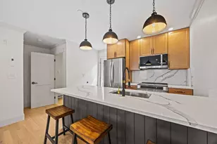 9 Swan St, Beverly, MA 01915 - Photo 4