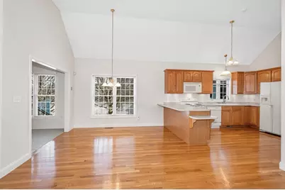 27 Holly Lane #27, Dracut, MA 01826 - Photo 12