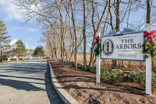 27 Holly Ln, Dracut, MA 01826 - Photo 2