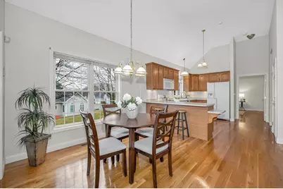 27 Holly Lane #27, Dracut, MA 01826 - Photo 6