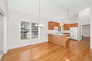 27 Holly Ln, Dracut, MA 01826 - Photo 10