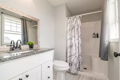 388 Manchester St, Fall River, MA 02721 - Photo 12
