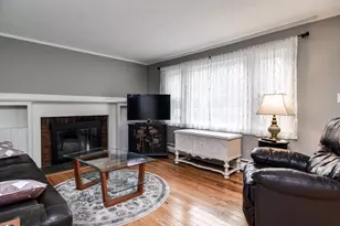 54 Shaw Farm Rd, Holliston, MA 01746 - Photo 2