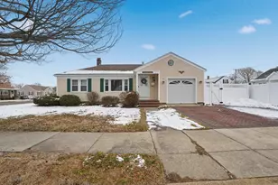 14 Caswell St, New Bedford, MA 02745 - Photo 2