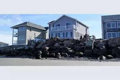 39 Castle Rd #1, Nahant, MA 01940 - Photo 14