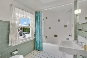 56 Pennsylvania Ave, Springfield, MA 01118 - Photo 18