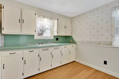 56 Pennsylvania Avenue, Springfield, MA 01118 - Photo 2