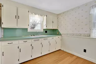 56 Pennsylvania Ave, Springfield, MA 01118 - Photo 2