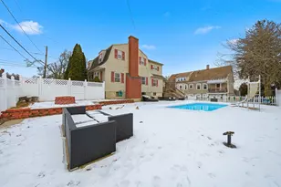 1082 Essex St, Lawrence, MA 01841 - Photo 12