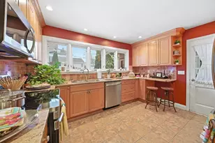 1082 Essex St, Lawrence, MA 01841 - Photo 18