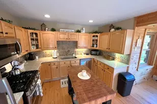 1020 Cascade St, Pittsfield, MA 01201 - Photo 10