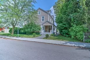 37 Walnut Pl, Newton, MA 02460 - Photo 2