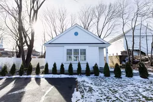 17R Harding, Norwood, MA 02062 - Photo 2